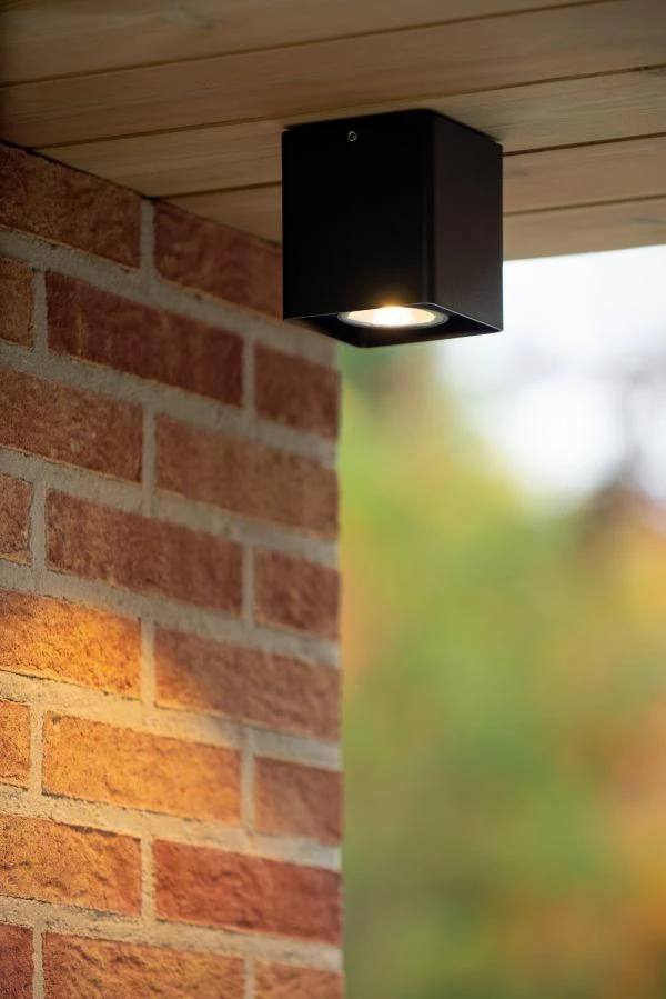 Lucide LEEDS - Plafonnière Buiten - LED - 1x9W 2700K - IP54 - Zwart - sfeer 1